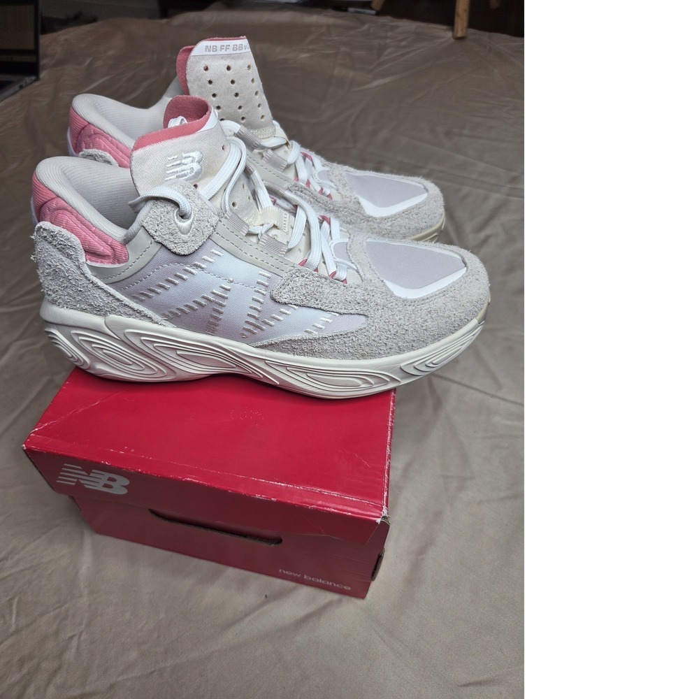 Women's New Balance Fresh Foam BB v2 Blush Basketball Shoe Sz 7